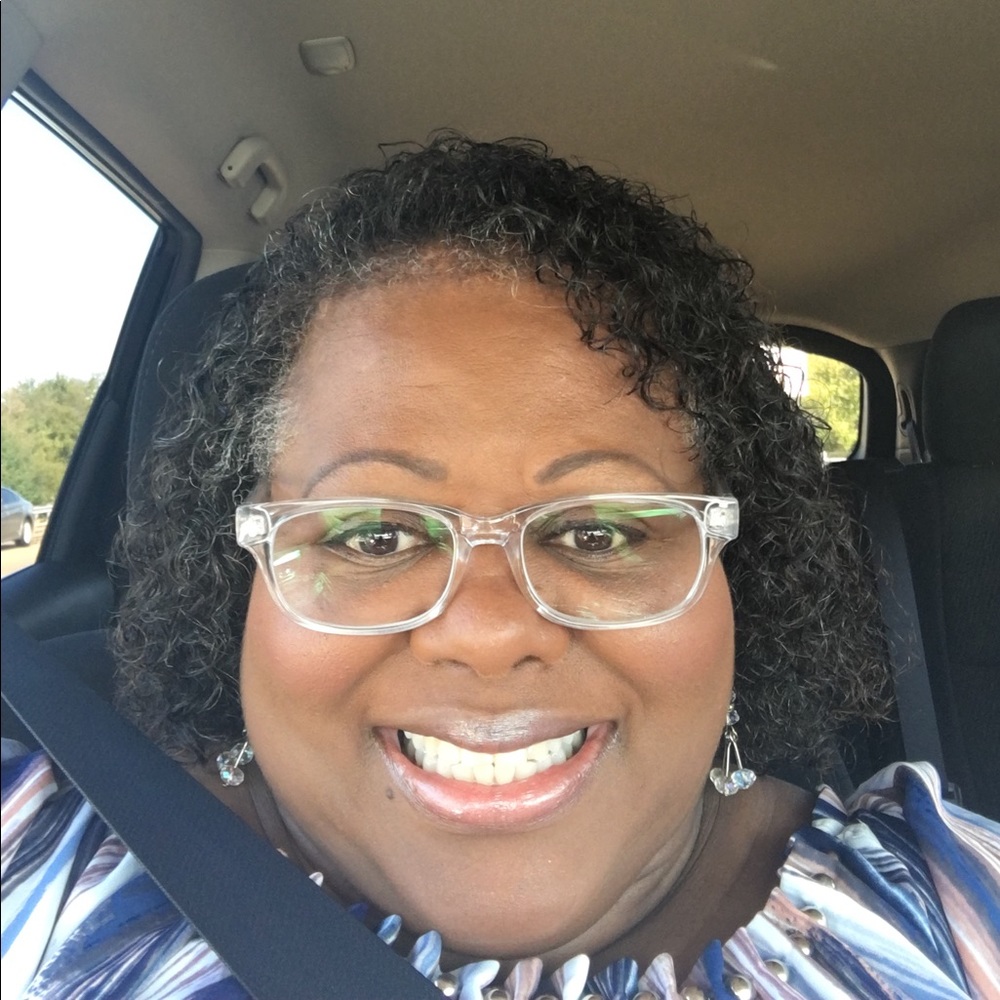 Meet your Posher, Stephanie